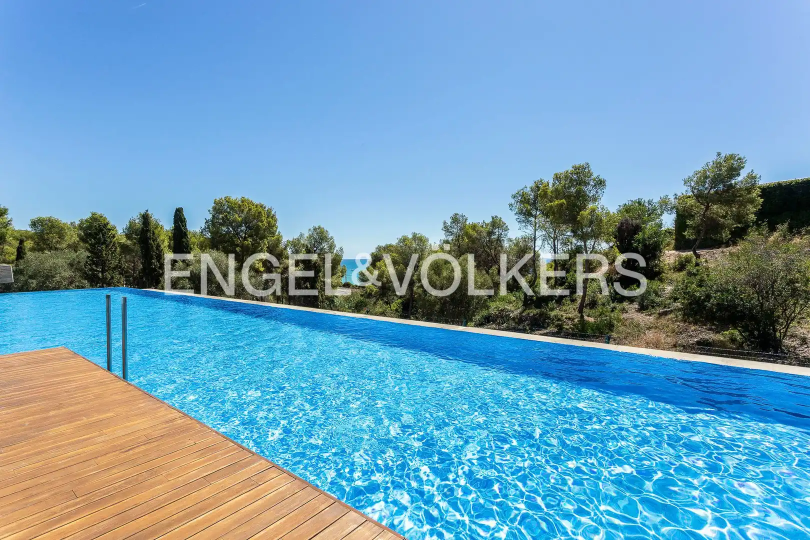Piscina de Dúplex en venda en Sant Pere de Ribes amb Aire condicionat, Calefacció i Terrassa