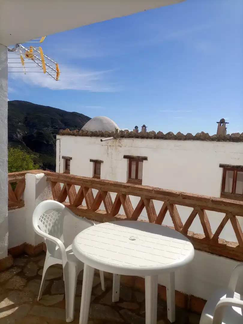 Vista exterior de Apartamento en venta en Alpujarra de la Sierra con Calefacción, Amueblado y Microondas