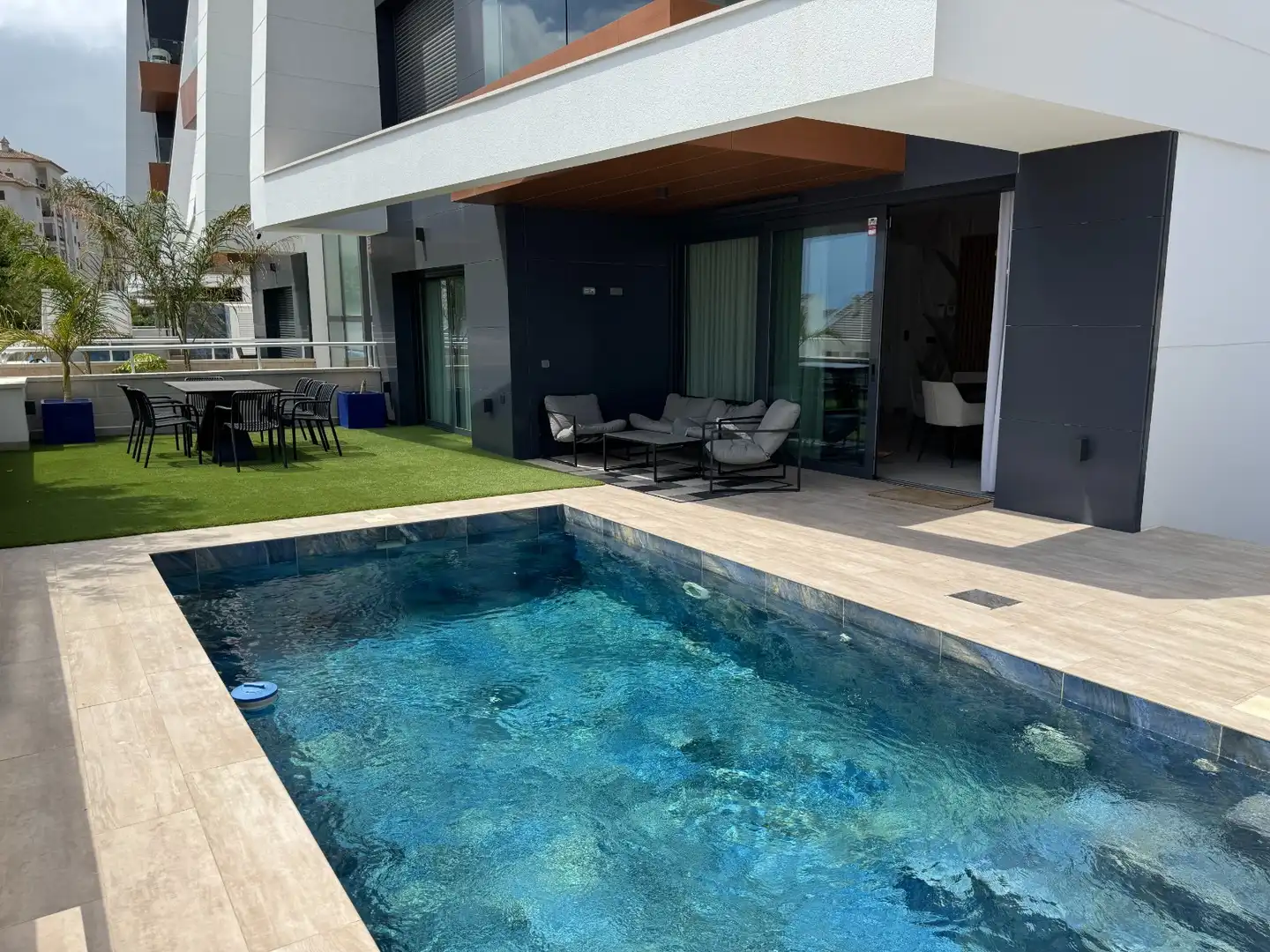Swimming pool of Flat for sale in Guardamar del Segura  with Air Conditioner, Private garden and Terrace