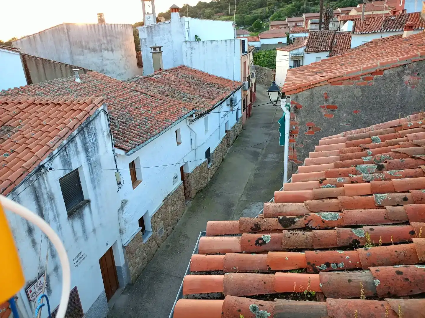 Vista exterior de Casa adosada en venta en Valdeobispo con Trastero y Amueblado
