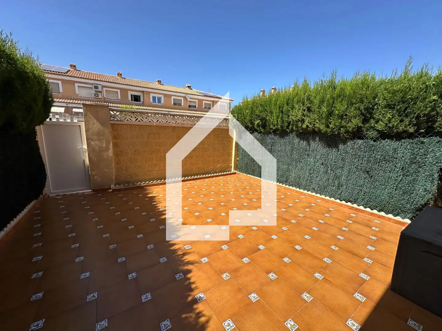 Terrasse von Einfamilien-Reihenhaus zur Miete in San Vicente del Raspeig / Sant Vicent del Raspeig mit Klimaanlage, Terrasse und Möbliert