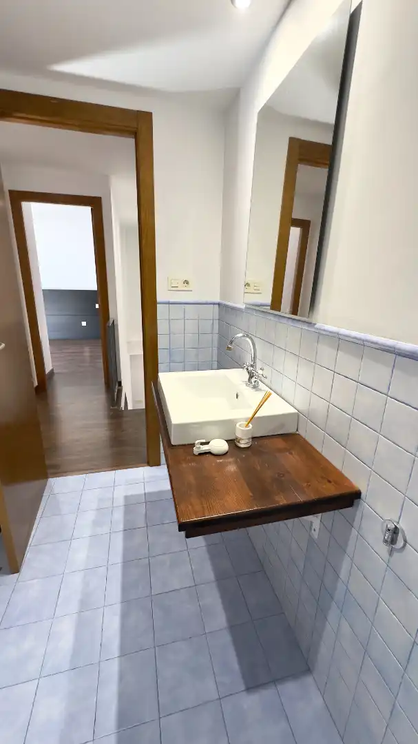 Baño de Dúplex en venta en Sant Llorenç Savall con Calefacción, Parquet y Horno