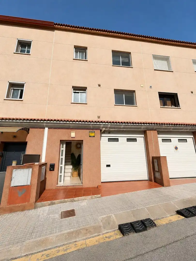 Vista exterior de Casa o xalet en venda en Castellbisbal
