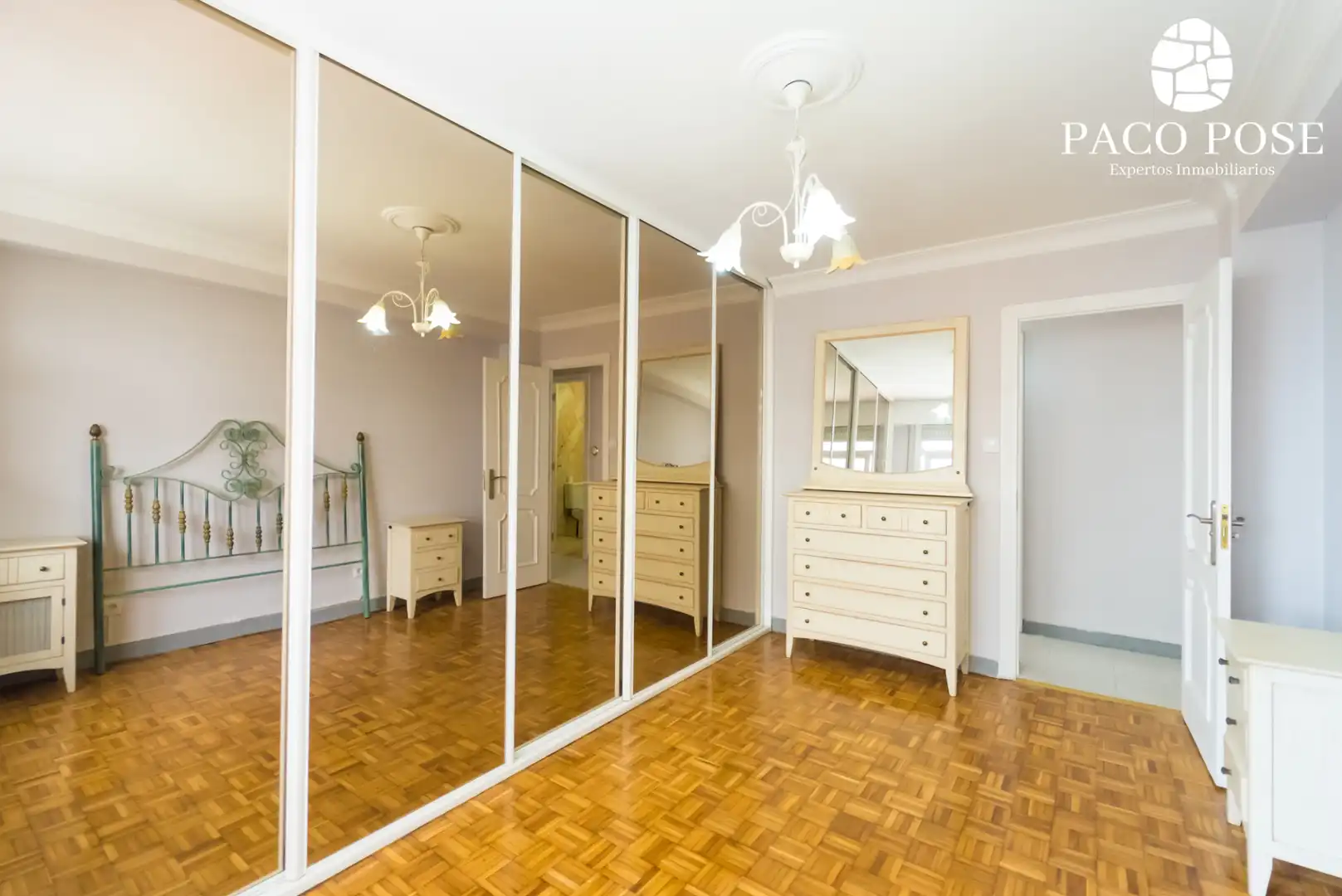 Bedroom of Flat for sale in A Coruña Capital   with Parquet flooring, Furnished and Oven
