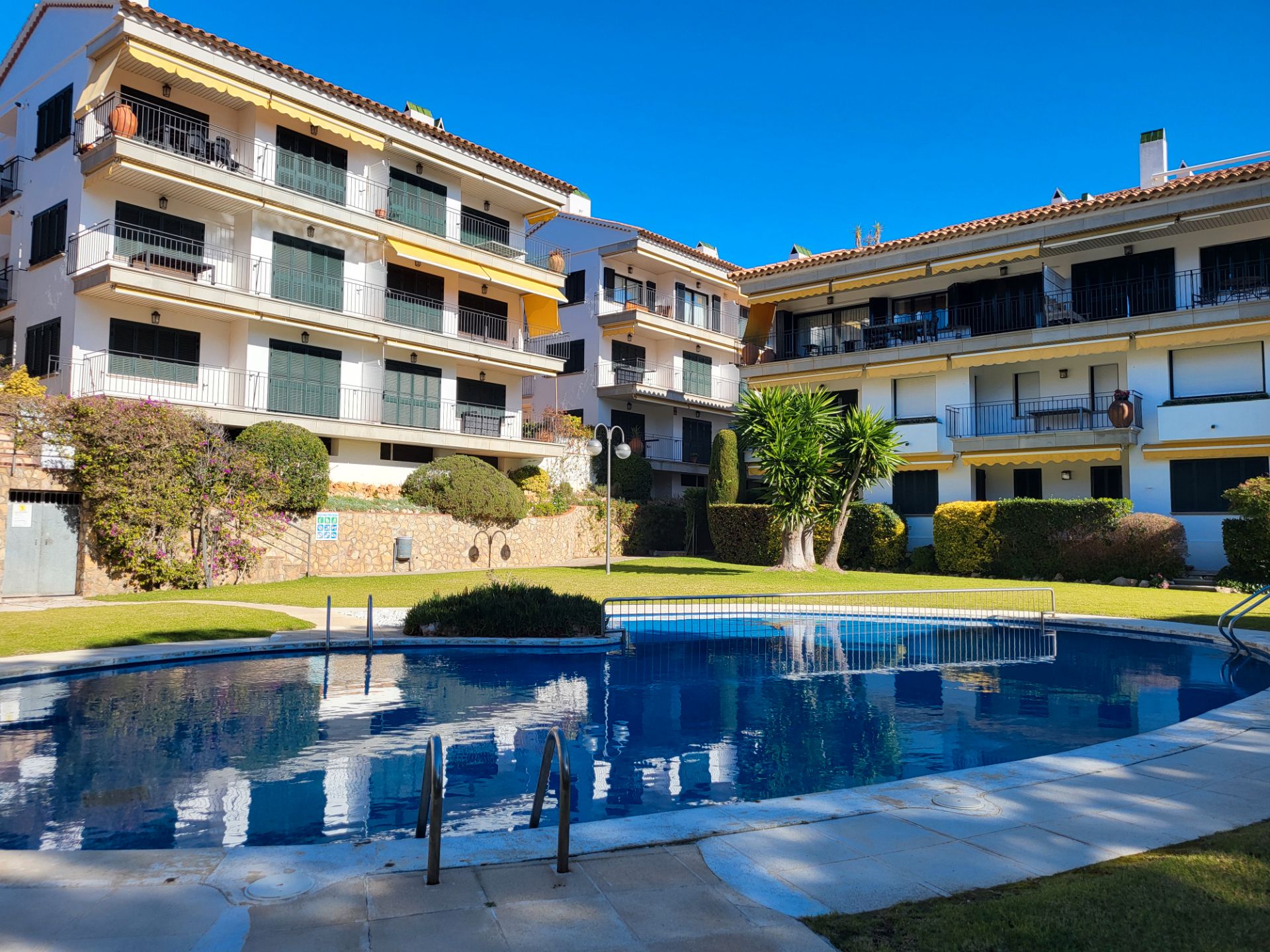 Piscina de Apartament de lloguer en Palafrugell amb Jardí privat, Terrassa i Traster