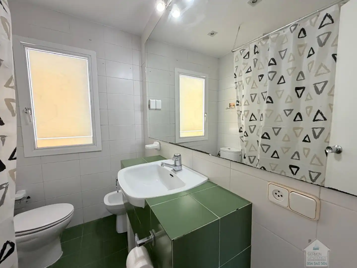 Badezimmer von Wohnung zur Miete in Nervión