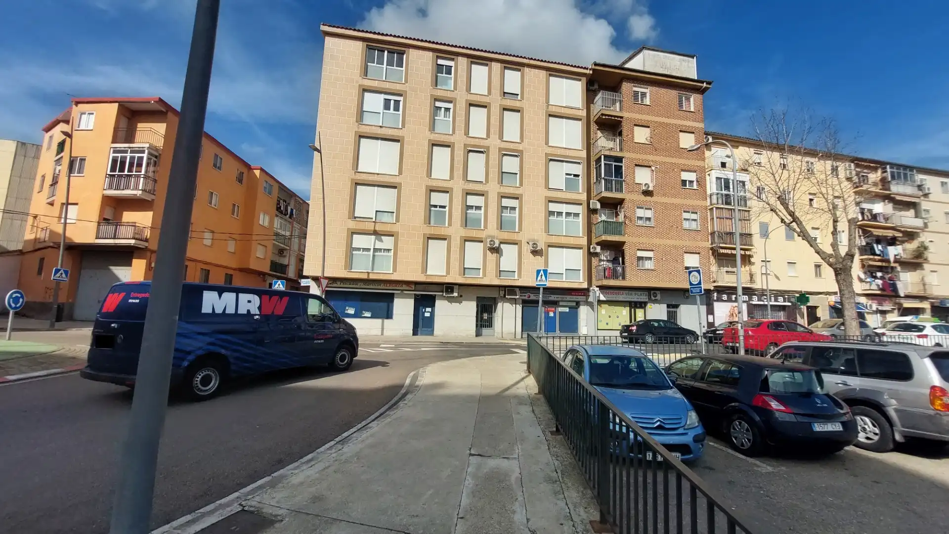 Aparcament amb ascensor en venda a Calle Tornavacas 3