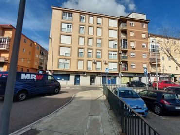 Individuel avec ascenseur à vendre à Calle Tornavacas 3