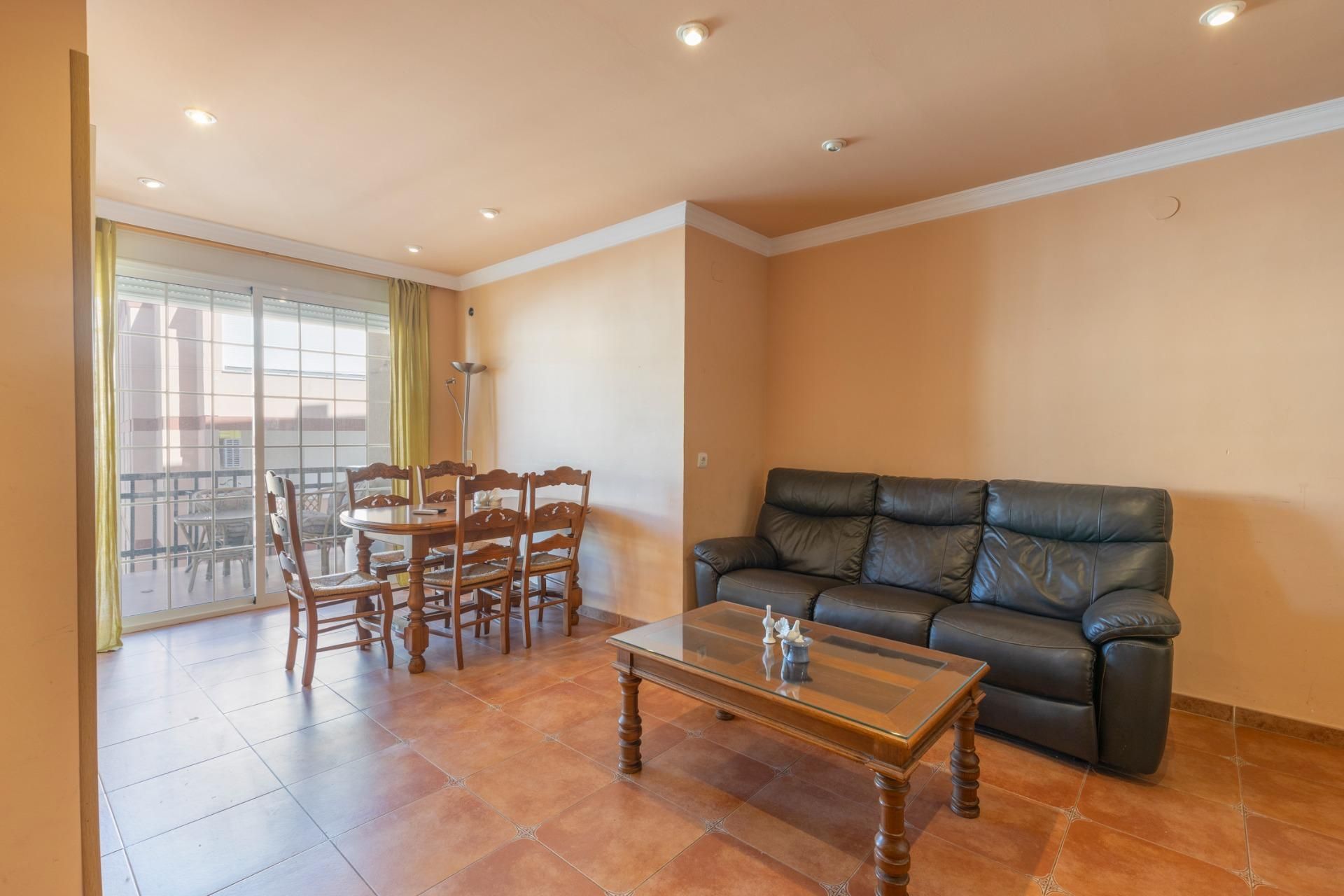 Sala de estar de Piso en venta en Almuñécar con Terraza y Amueblado