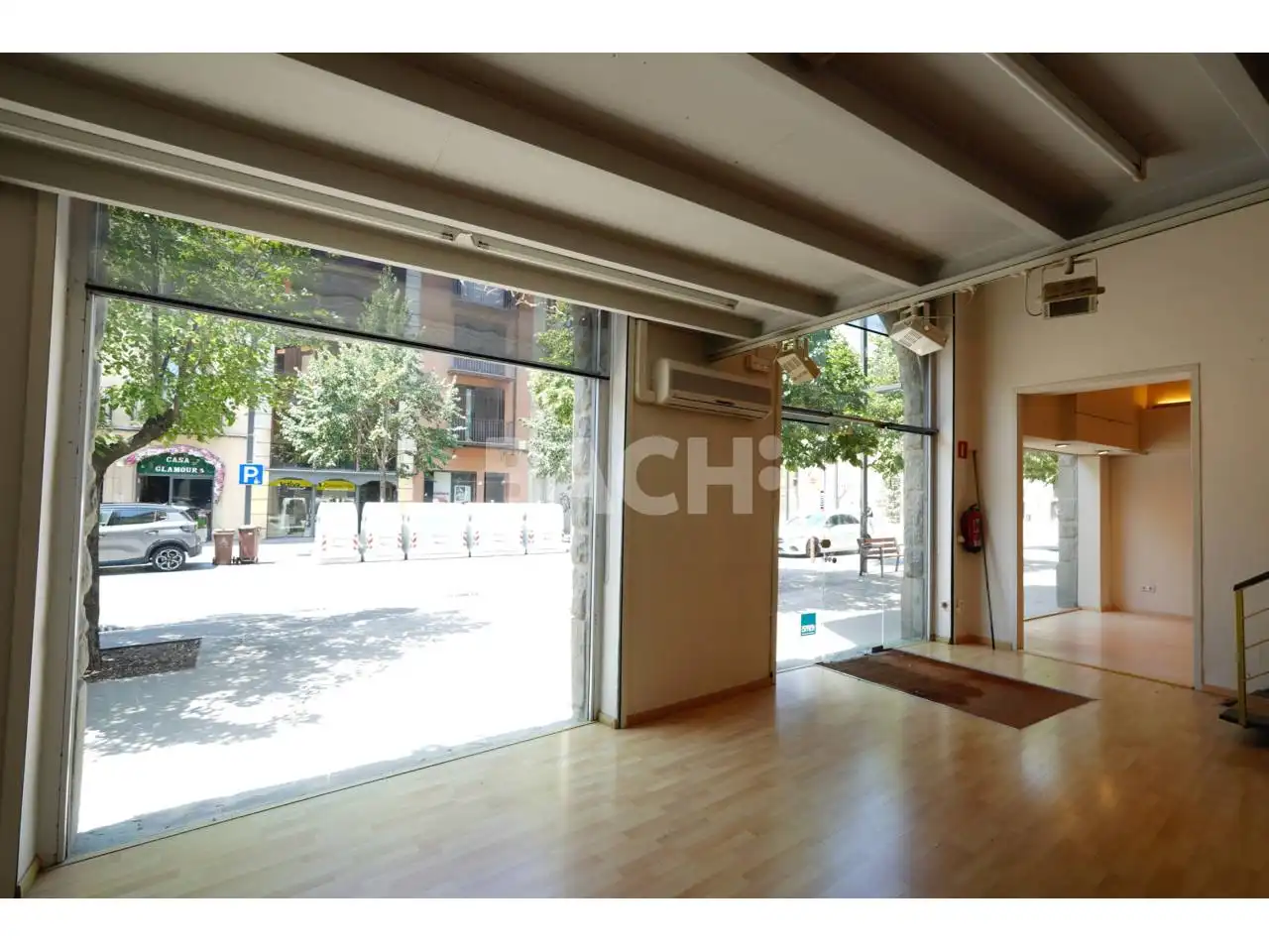 Commercial properties for rent in Vic