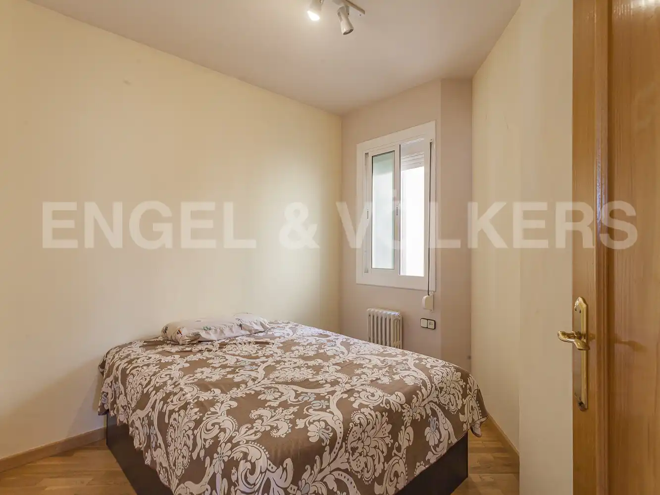 Bedroom of Attic for rent in Barcelona  with Heating, Parquet flooring and Terrace