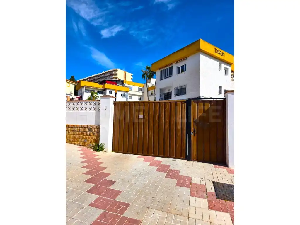 Außenansicht von Wohnungen zum Verkauf in Torremolinos mit Privatgarten, Terrasse und Schwimmbad