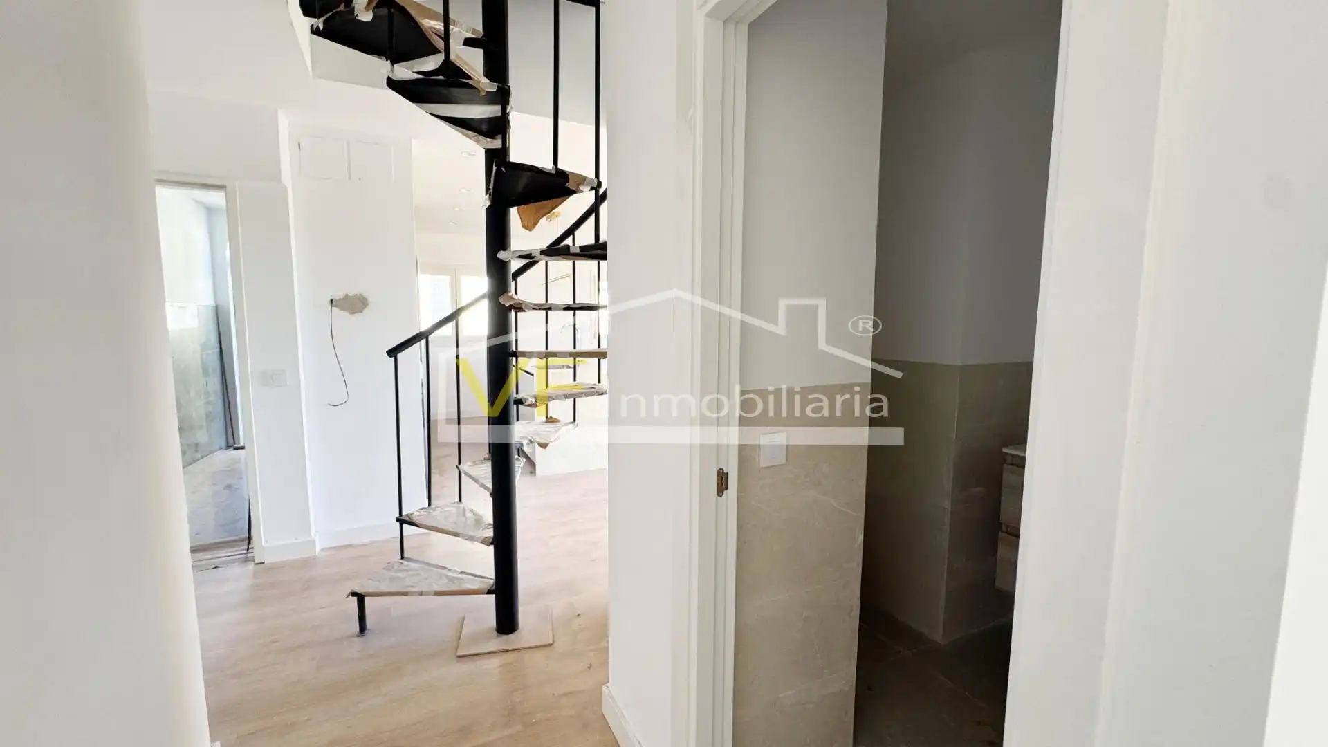 Dúplex en venda en Torremolinos amb Jardí privat, Terrassa i Traster