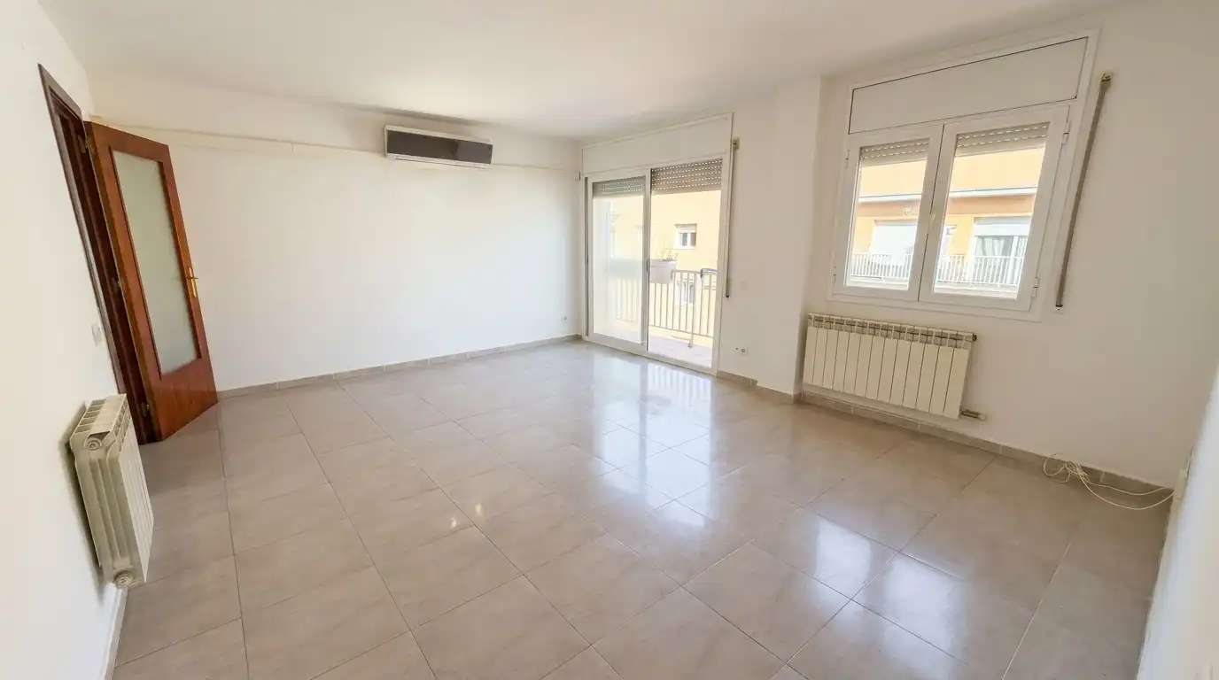 Exterior view of Duplexes for sale in Girona  with Air Conditioner, Heating and Balcony
