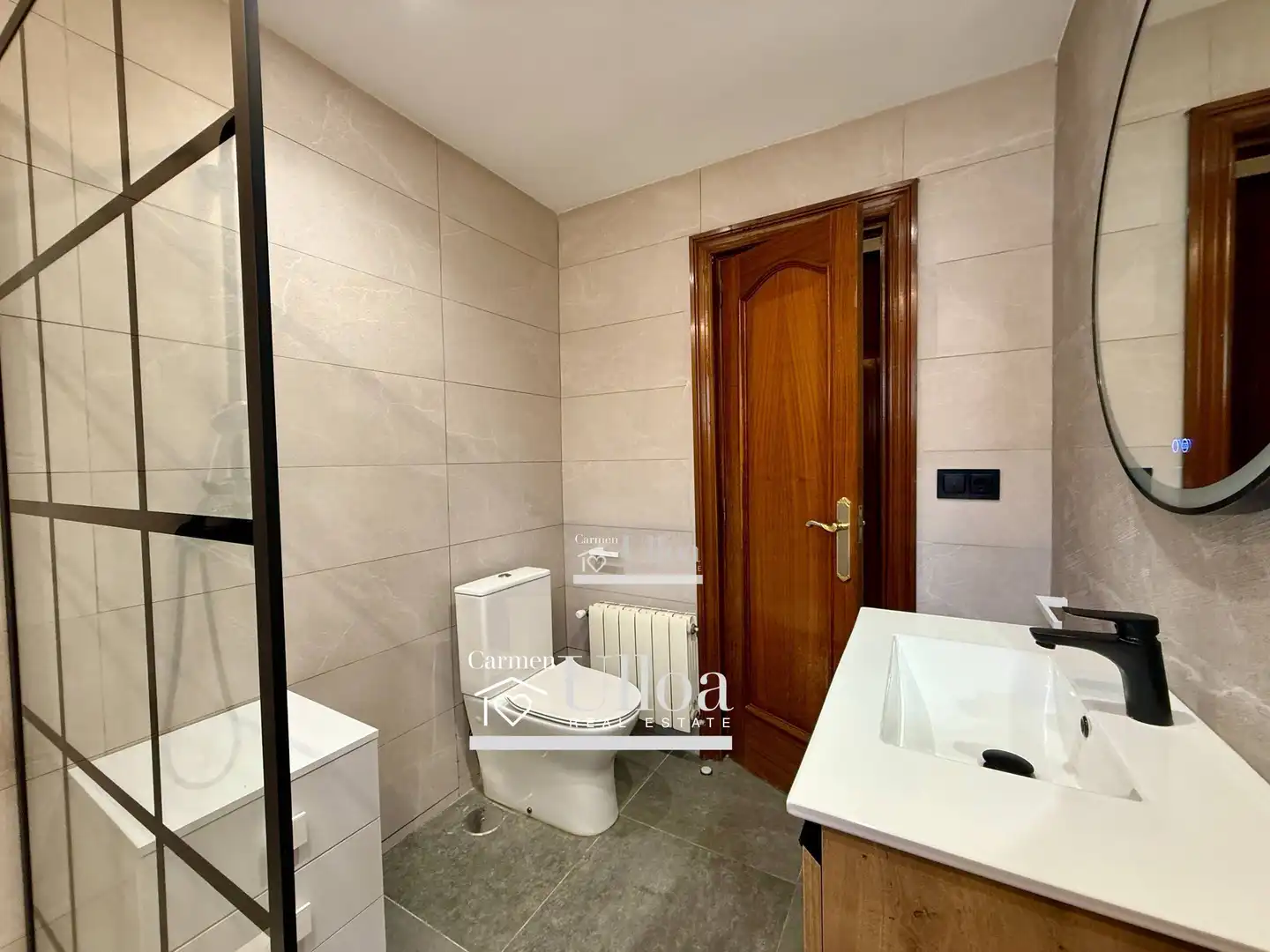 Bany de Casa o xalet en venda en Alicante / Alacant amb Aire condicionat, Calefacció i Jardí privat