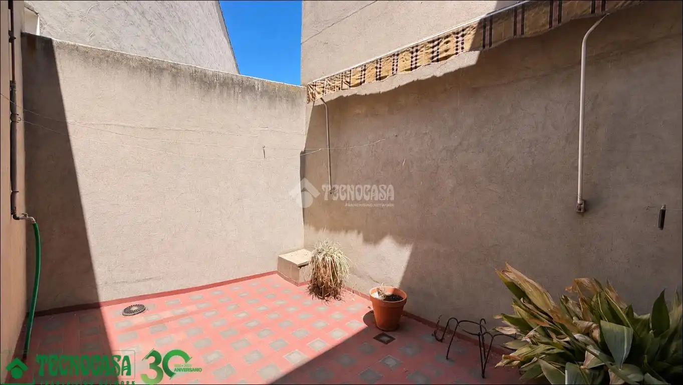 Terrassa de Casa adosada en venda en Alcázar de San Juan amb Calefacció, Jardí privat i Terrassa