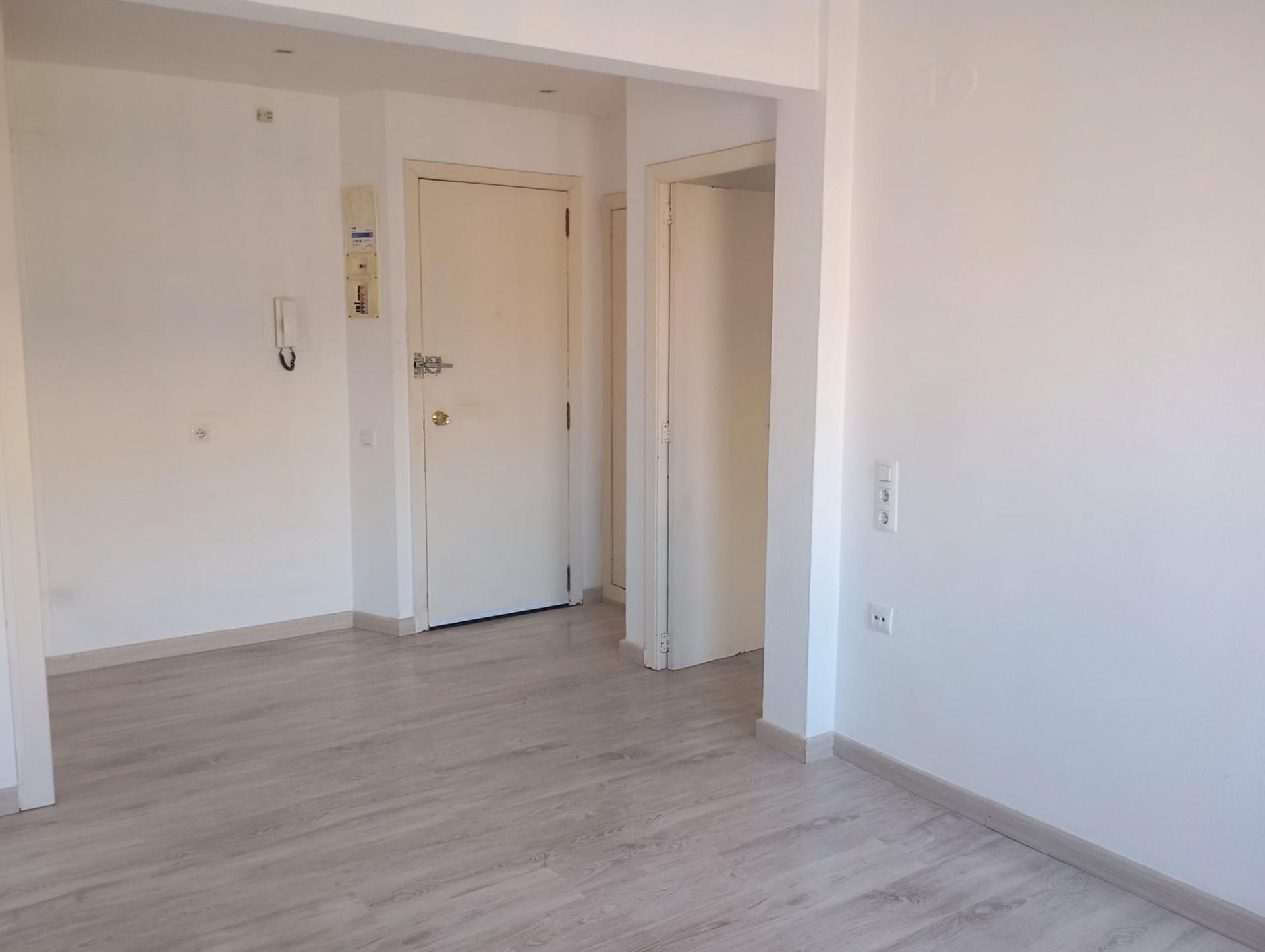 Flat to rent in  Valencia Capital  with Heating and Balcony