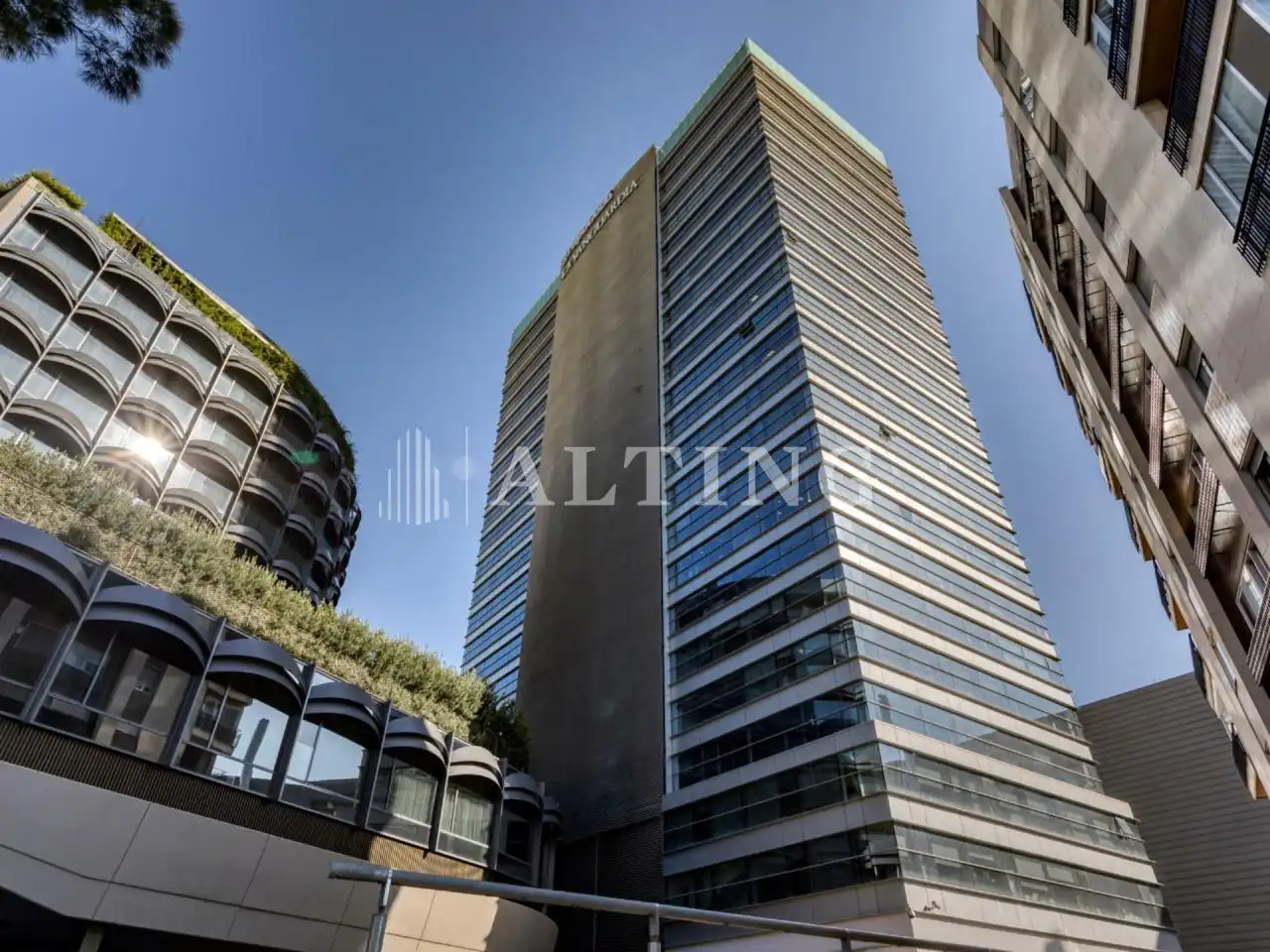 Vista exterior de Garaje de alquiler en Barcelona