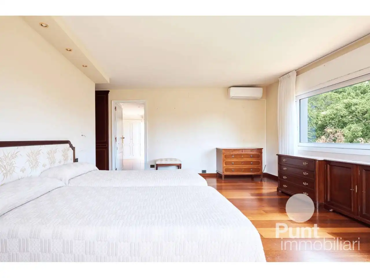Habitación de Casa o chalet en venta en Premià de Dalt con Aire acondicionado, Calefacción y Jardín privado