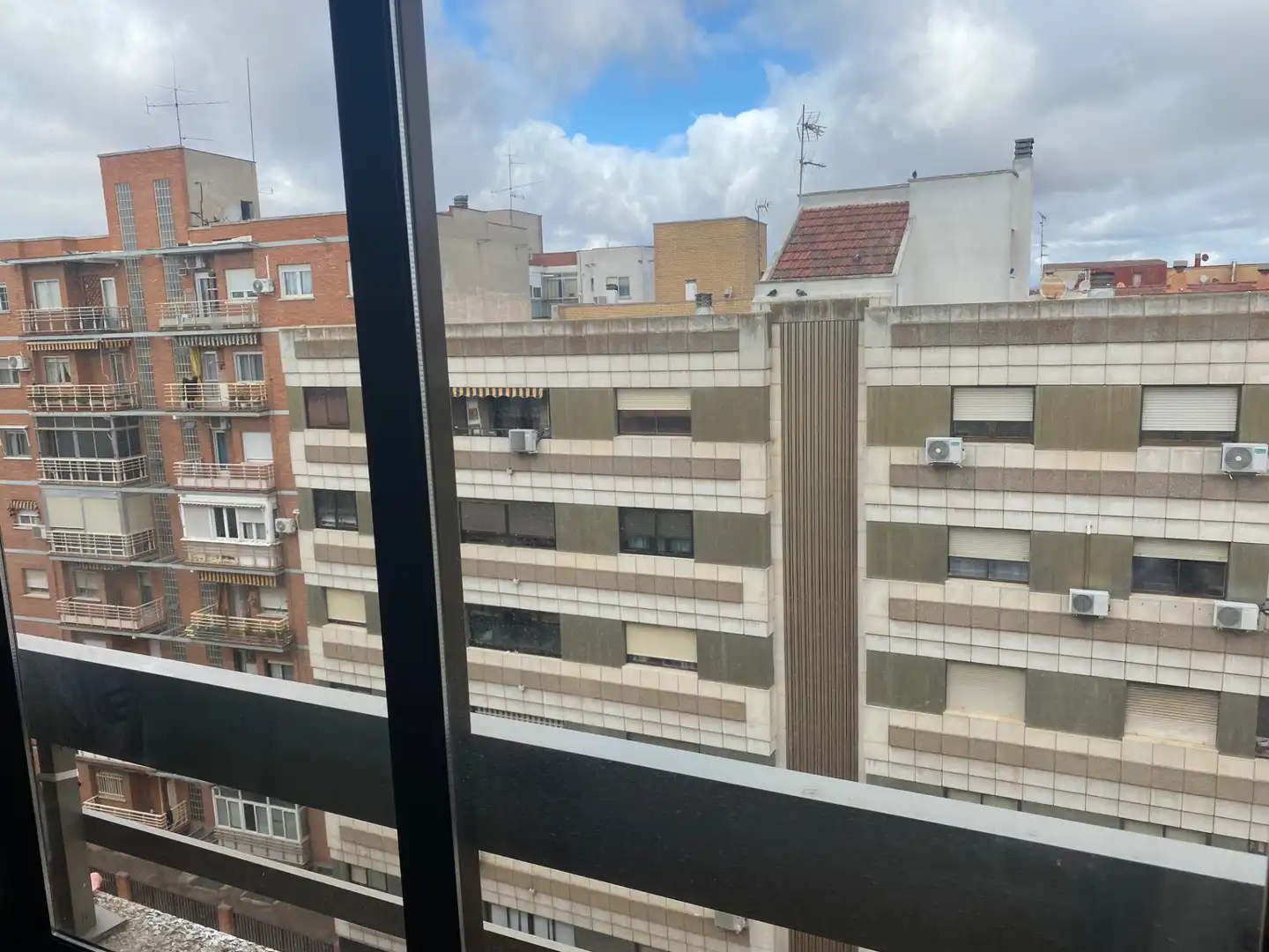 Vista exterior de Pis en venda en Ciudad Real amb Aire condicionat, Calefacció i Parquet