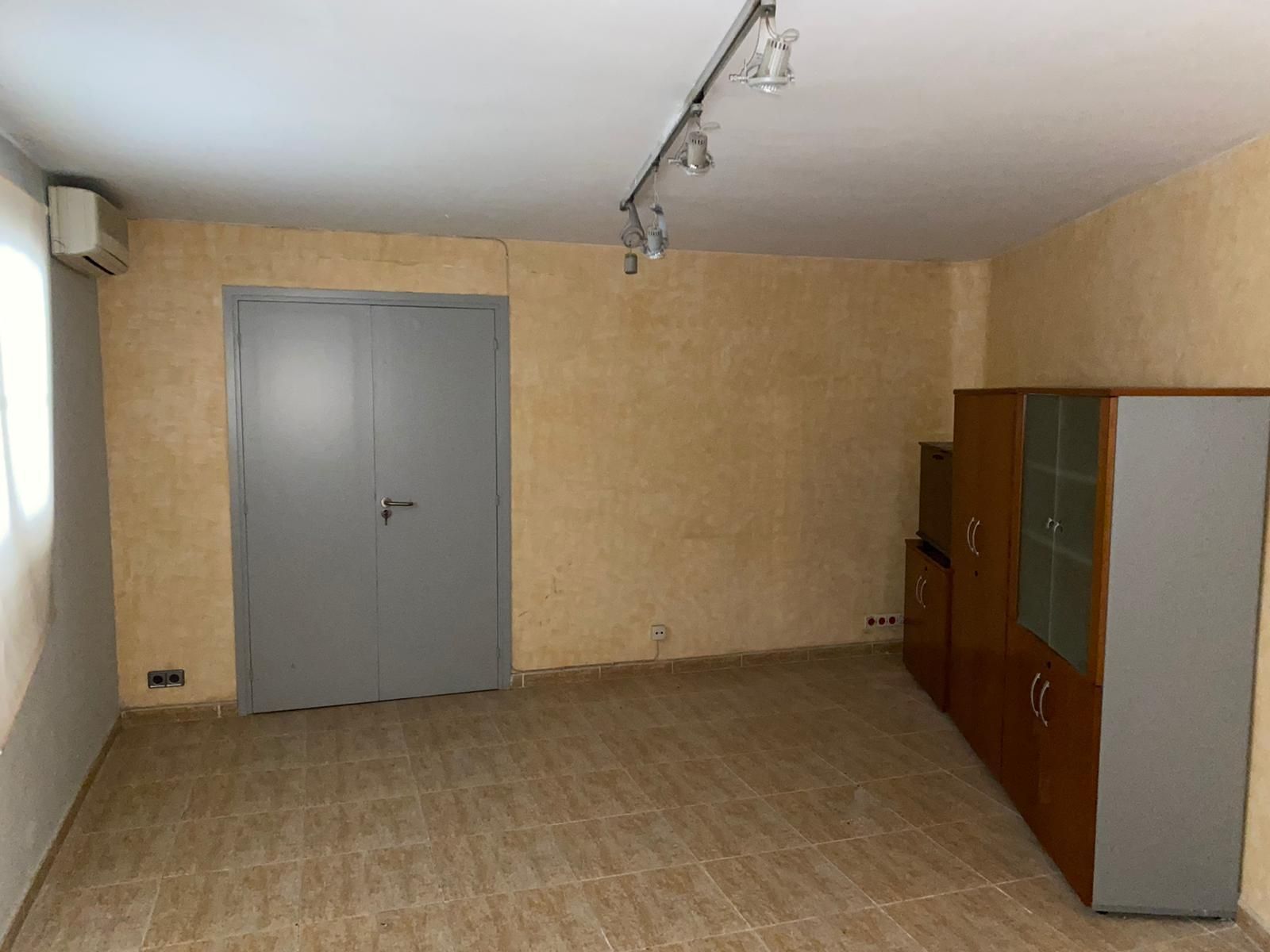 Premises for sale in Cornellà de Llobregat