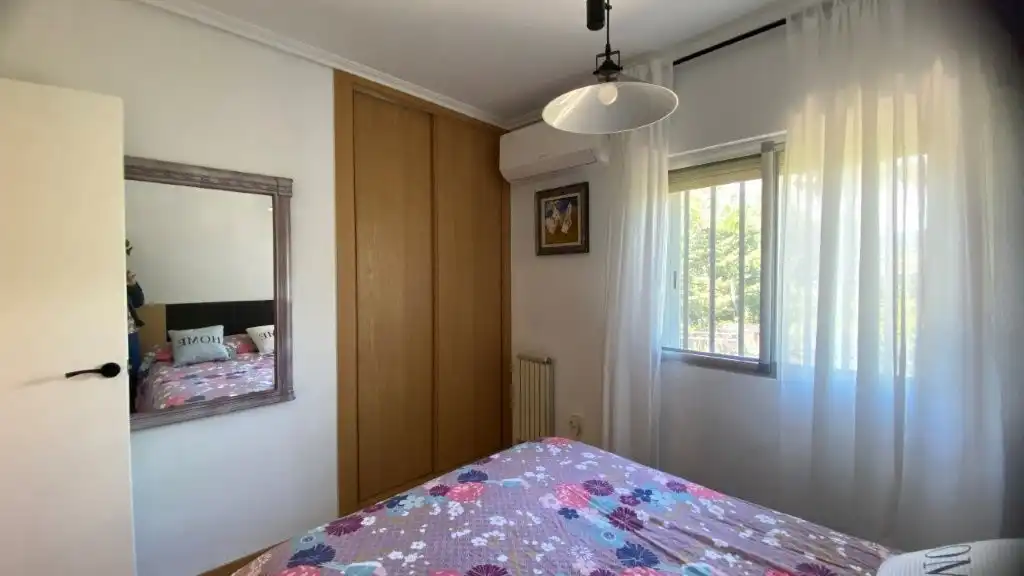 Dormitori de Casa o xalet en venda en Cadalso de los Vidrios amb Aire condicionat, Calefacció i Jardí privat