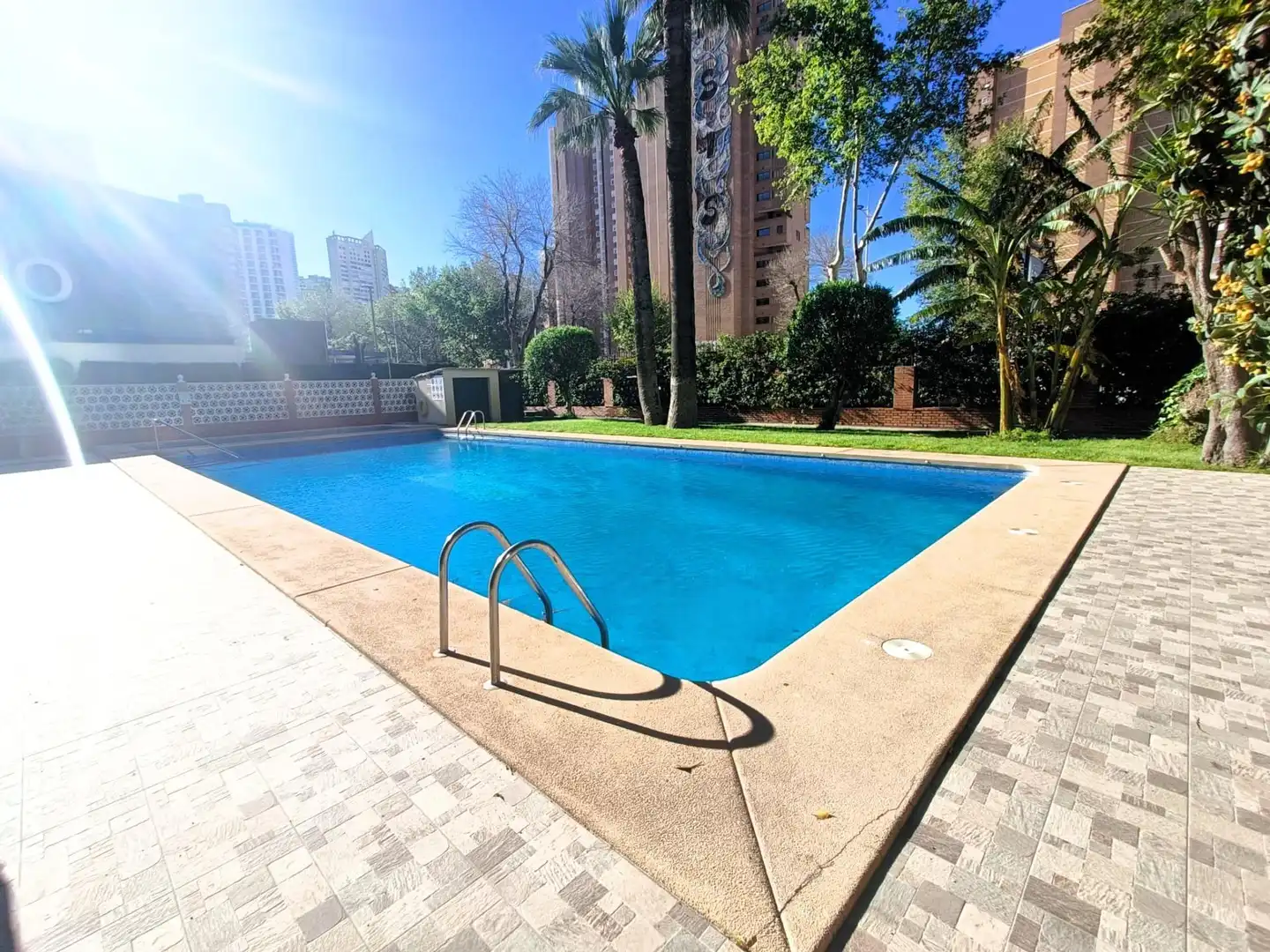 Piscina de Planta baixa en venda en Benidorm amb Aire condicionat, Moblat i Piscina comunitària