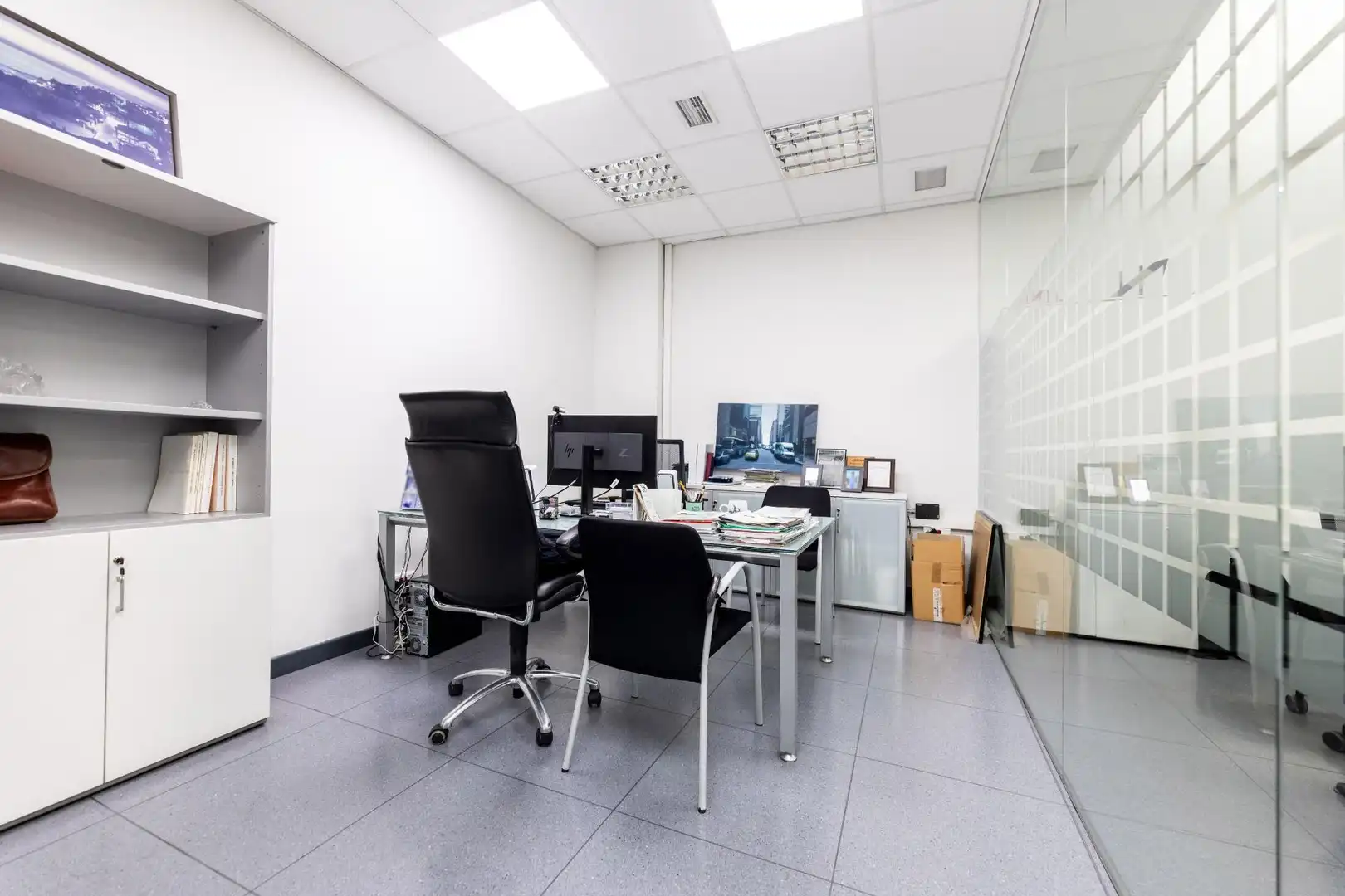 Büro zum Verkauf in Madrid mit Klimaanlage und Heizung