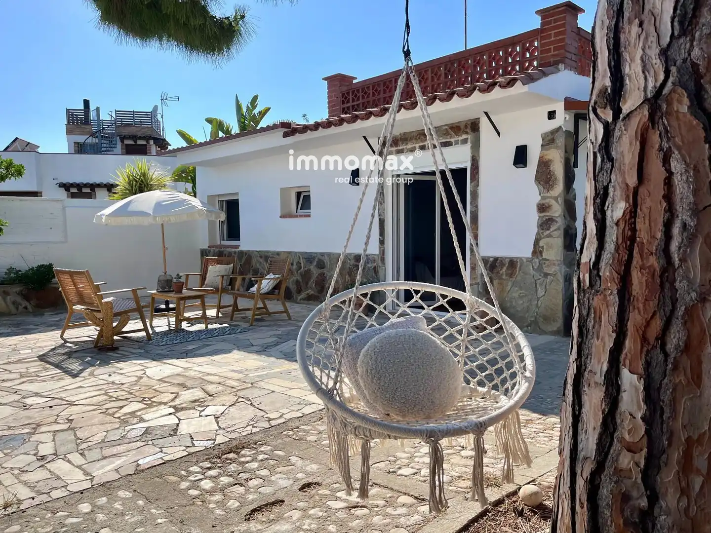 Exterior view of Houses for sale in Vilanova i la Geltrú  with Terrace and Storage room