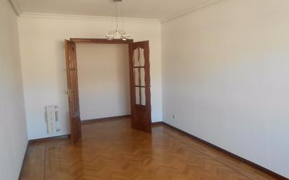 Living room of Flat for sale in  Madrid Capital  with Parquet flooring, Terrace and Swimming Pool