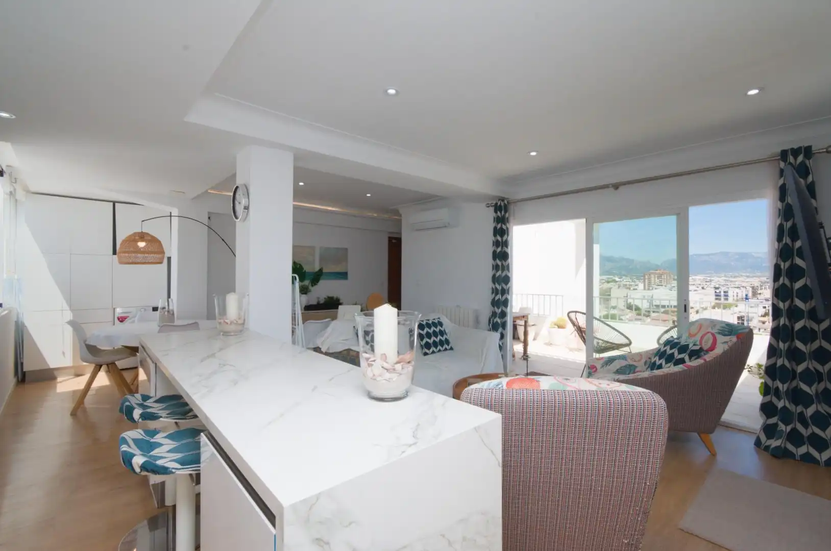 Sala d'estar de Àtic de lloguer en  Palma de Mallorca amb Aire condicionat