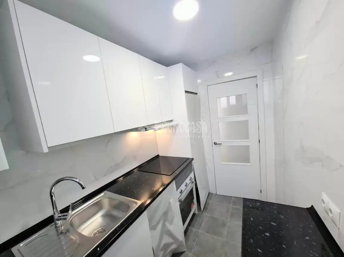 Cocina de Piso en venta en Madrid con Calefacción