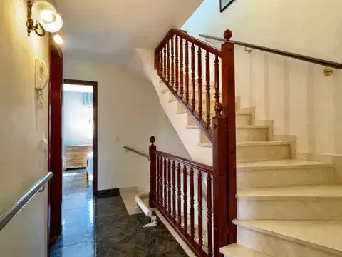 Casa aparellada amb terrassa en venda a Carrer Puigmal, imagen 38