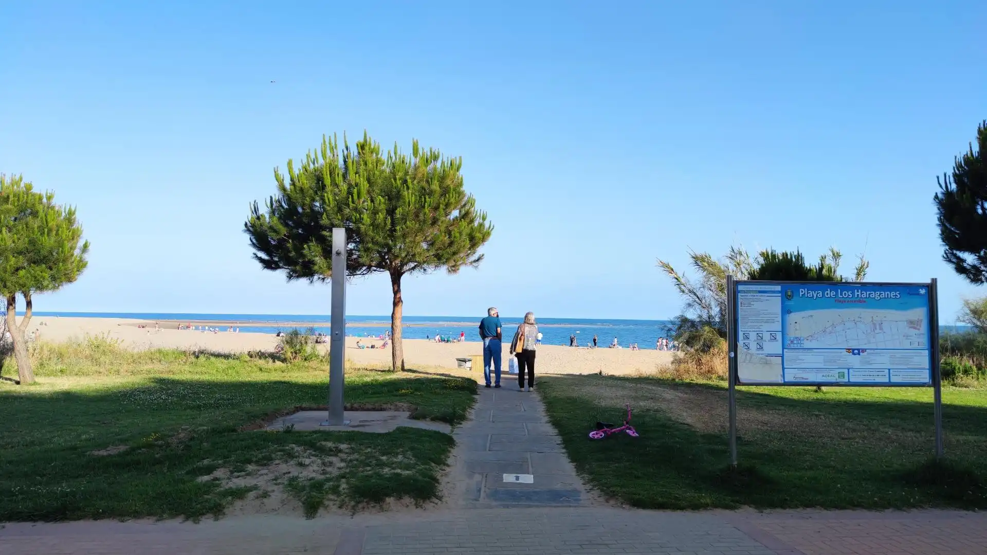 Vista exterior de Apartamento de alquiler en Ayamonte con Terraza, Amueblado y Piscina comunitaria