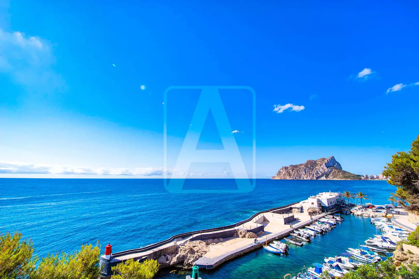 Vista exterior de Casa o xalet en venda en Calpe / Calp amb Aire condicionat, Calefacció i Jardí privat