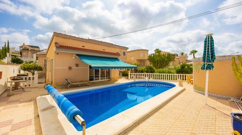 Chalet Exclusivo con Piscina Climatizada en Ciudad Quesada