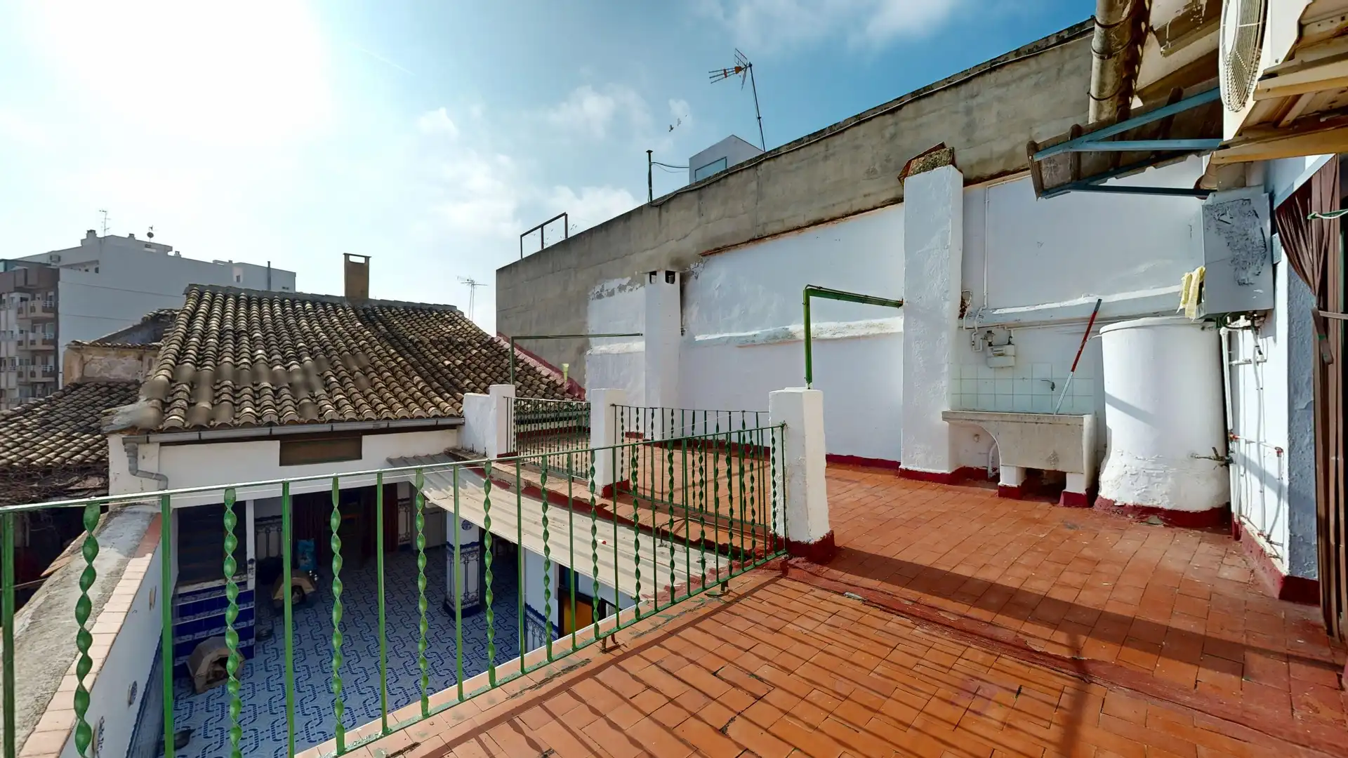 Vista exterior de Casa o xalet en venda en Chiva amb Terrassa i Traster