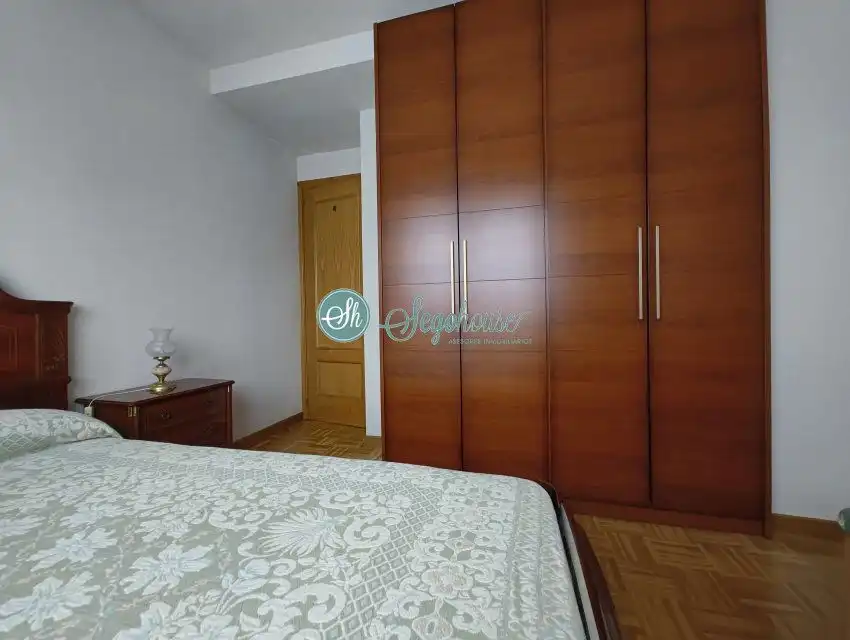 Habitación de Piso de alquiler en San Cristóbal de Segovia con Calefacción, Parquet y Amueblado