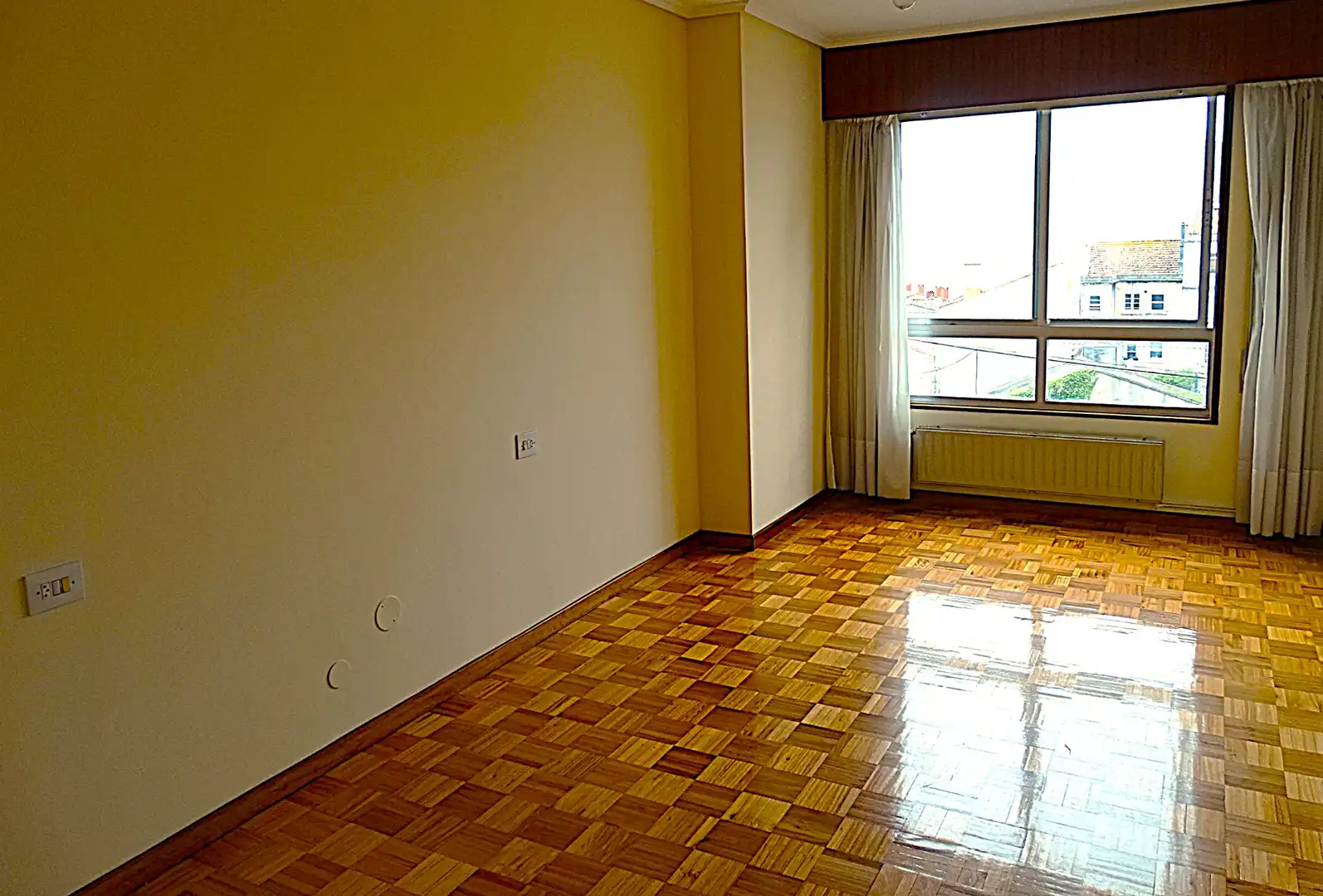 Dormitori de Pis en venda en Mugardos amb Calefacció, Parquet i Terrassa
