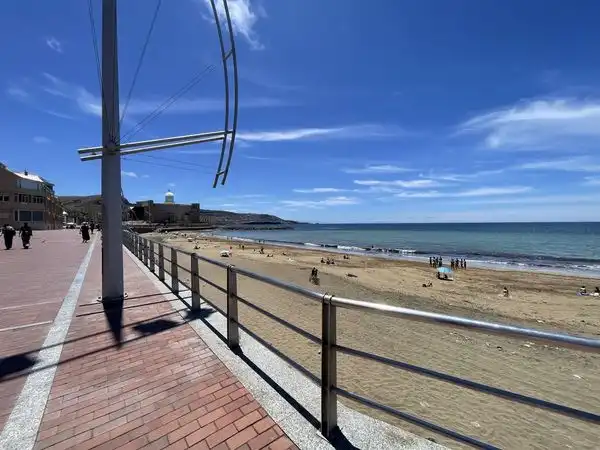 Vista exterior de Pis en venda en Las Palmas de Gran Canaria amb Moblat