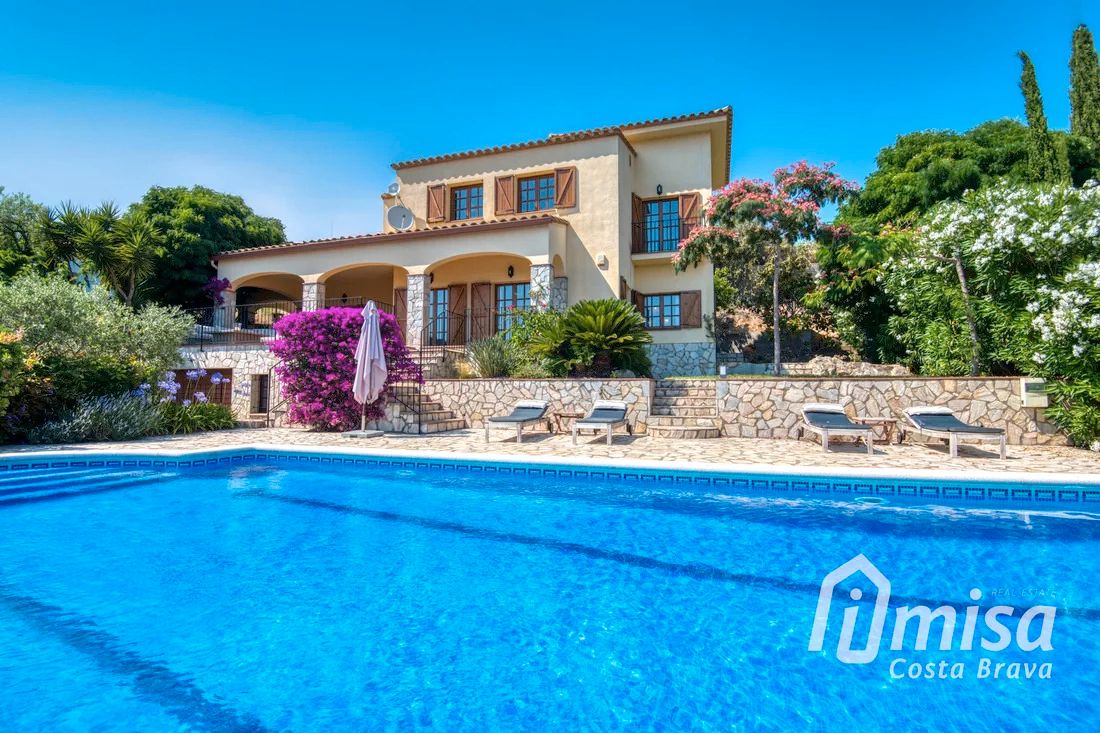 Vista exterior de Casa o xalet en venda en Calonge i Sant Antoni amb Jardí privat, Terrassa i Traster