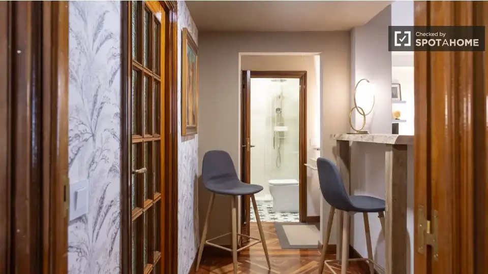 Flat for rent in Trafalgar