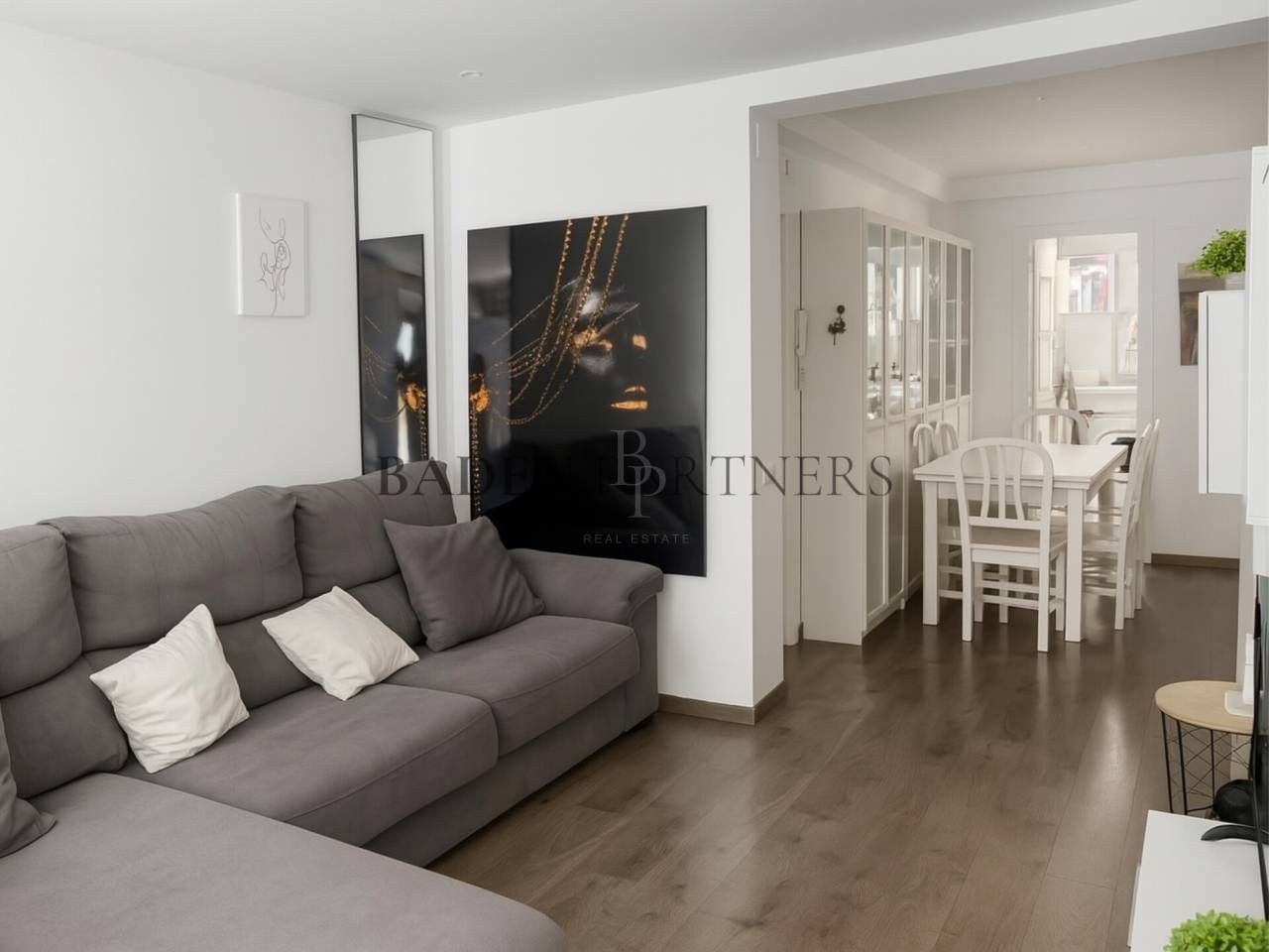 Living room of Flat for sale in Vinaròs  with Parquet flooring, Terrace and Furnished