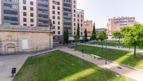 Vista exterior de Pis en venda en Jerez de la Frontera amb Jardí privat i Traster