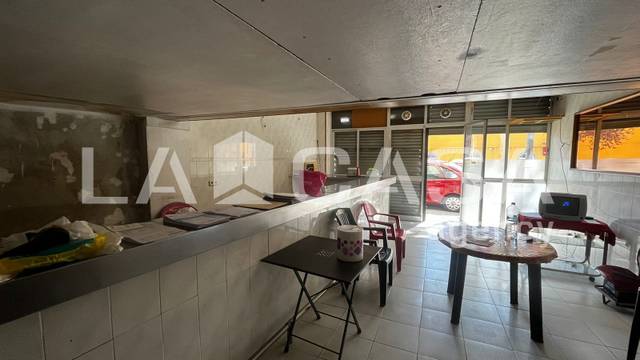 Local comercial en Venta en Carrer de Josep Miret en La Verneda i la Pau