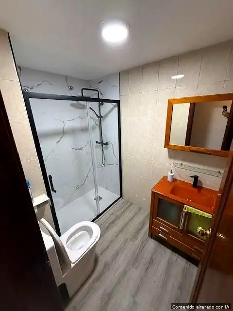 Bathroom of Flat for sale in Málaga  with Terrace and Furnished