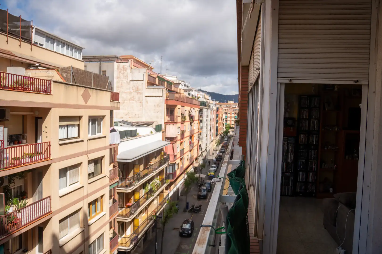 Vista exterior de Piso en venta en L'Hospitalet de Llobregat con Aire acondicionado, Amueblado y Balcón