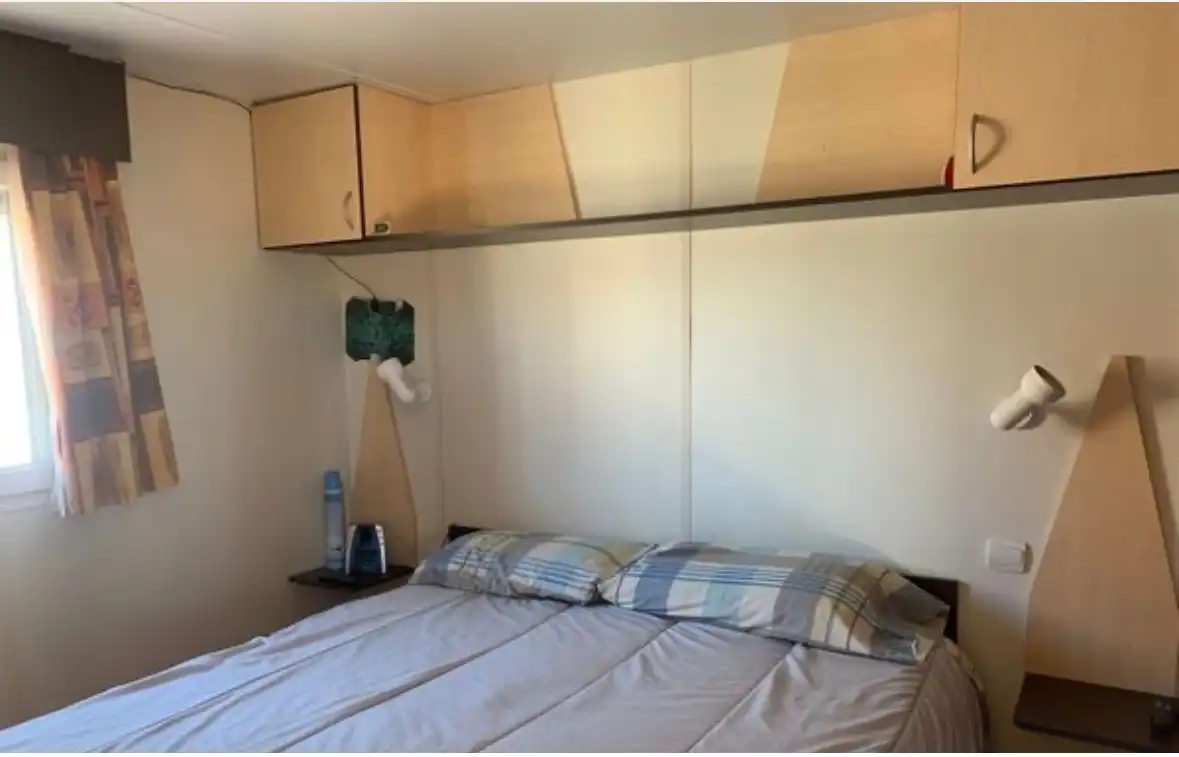 Dormitori de Casa o xalet en venda en Santas Martas amb Aire condicionat, Calefacció i Jardí privat