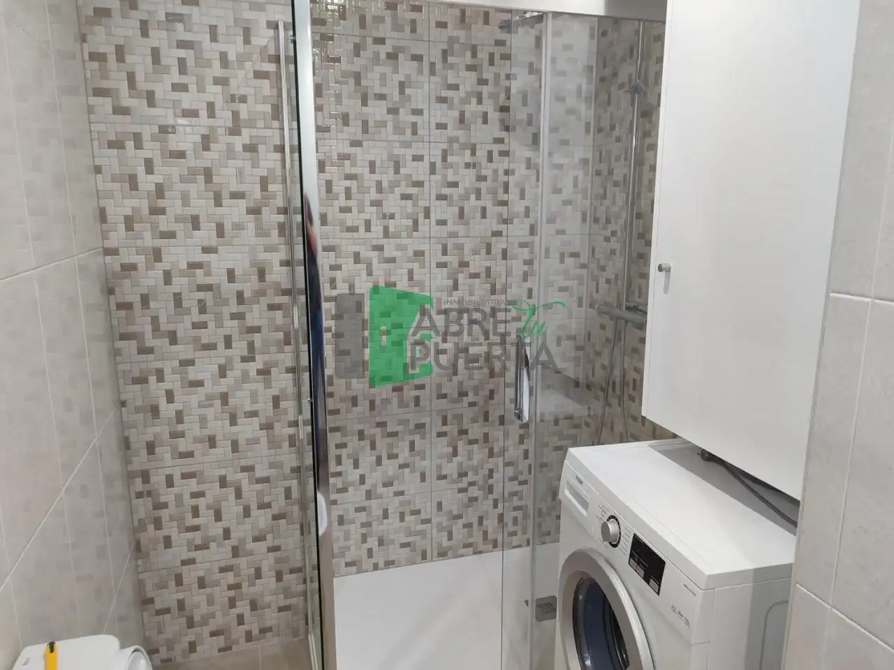 Bany de Apartament de lloguer en Ourense Capital  amb Calefacció, Parquet i Terrassa