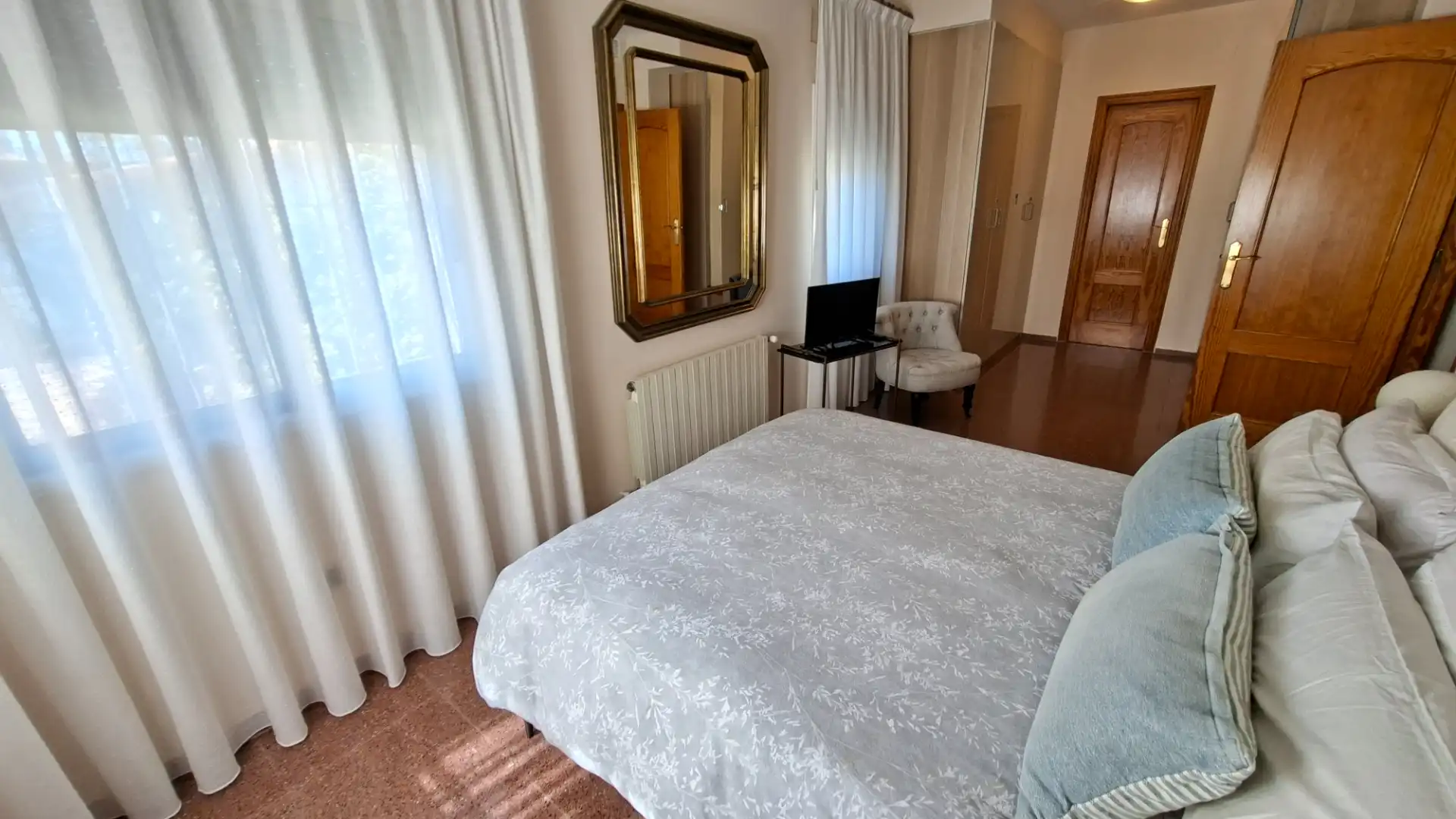 Dormitori de Casa o xalet en venda en Alicante / Alacant amb Aire condicionat, Calefacció i Jardí privat